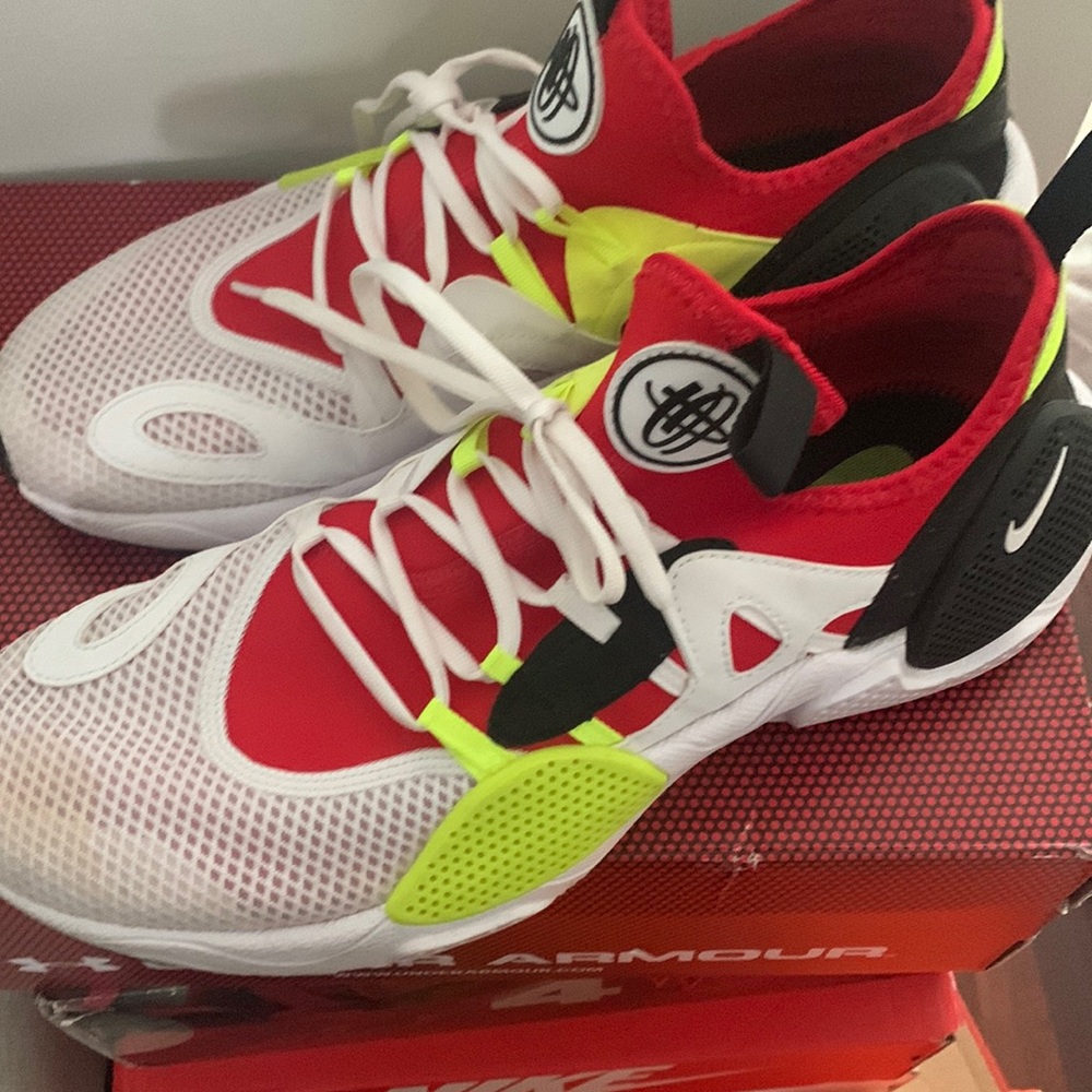Men Size 10 Nike Edge Tennis Shoes red, white, black, lime green.